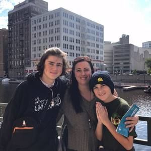 Meet your Posher, Danielle